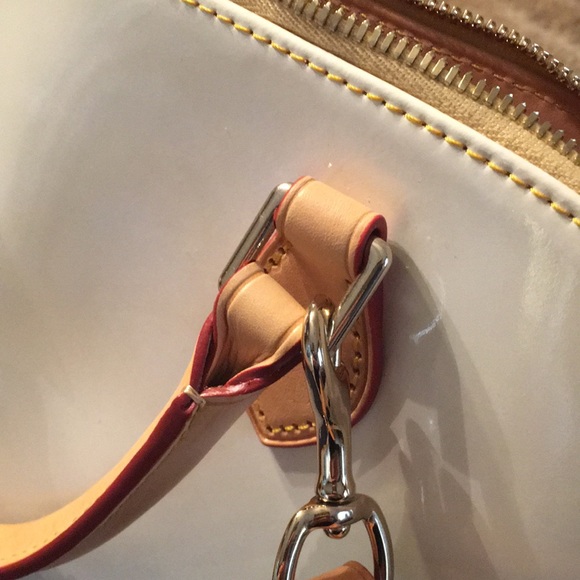 Dooney and Bourke satchel - Picture 5 of 8